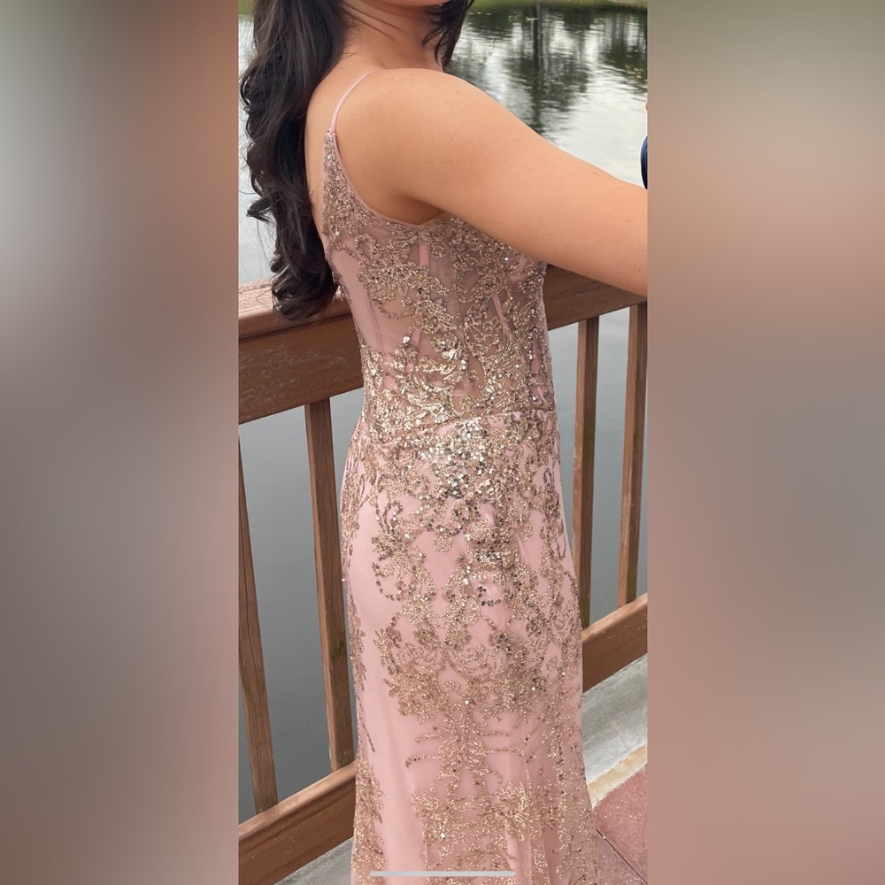PROM DRESS - Picture 3 of 4